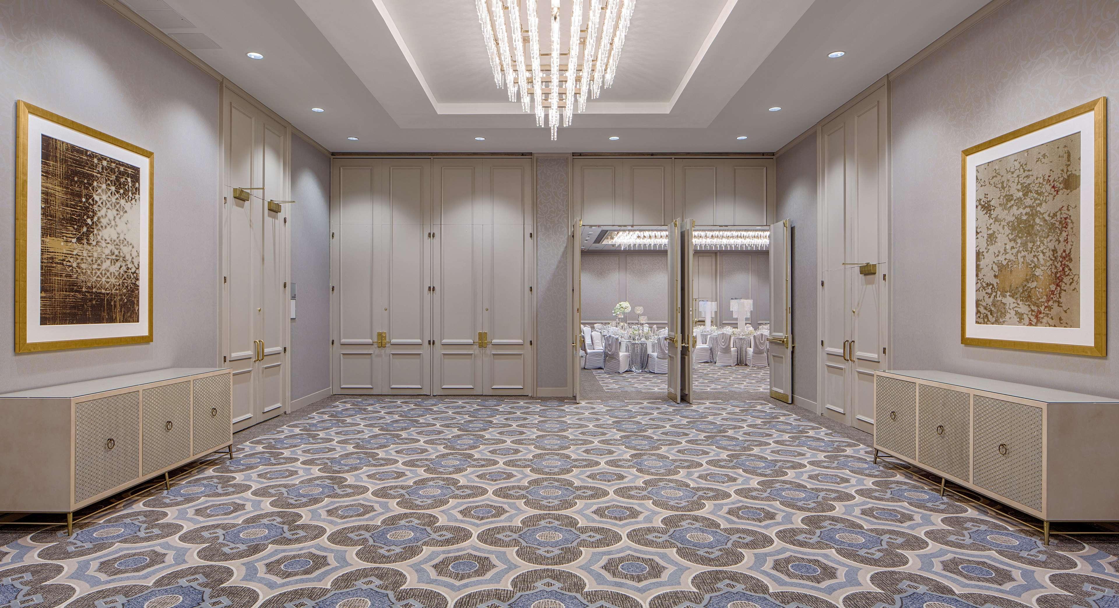 Doubletree By Hilton Hotel Houston Greenway Plaza Екстериор снимка