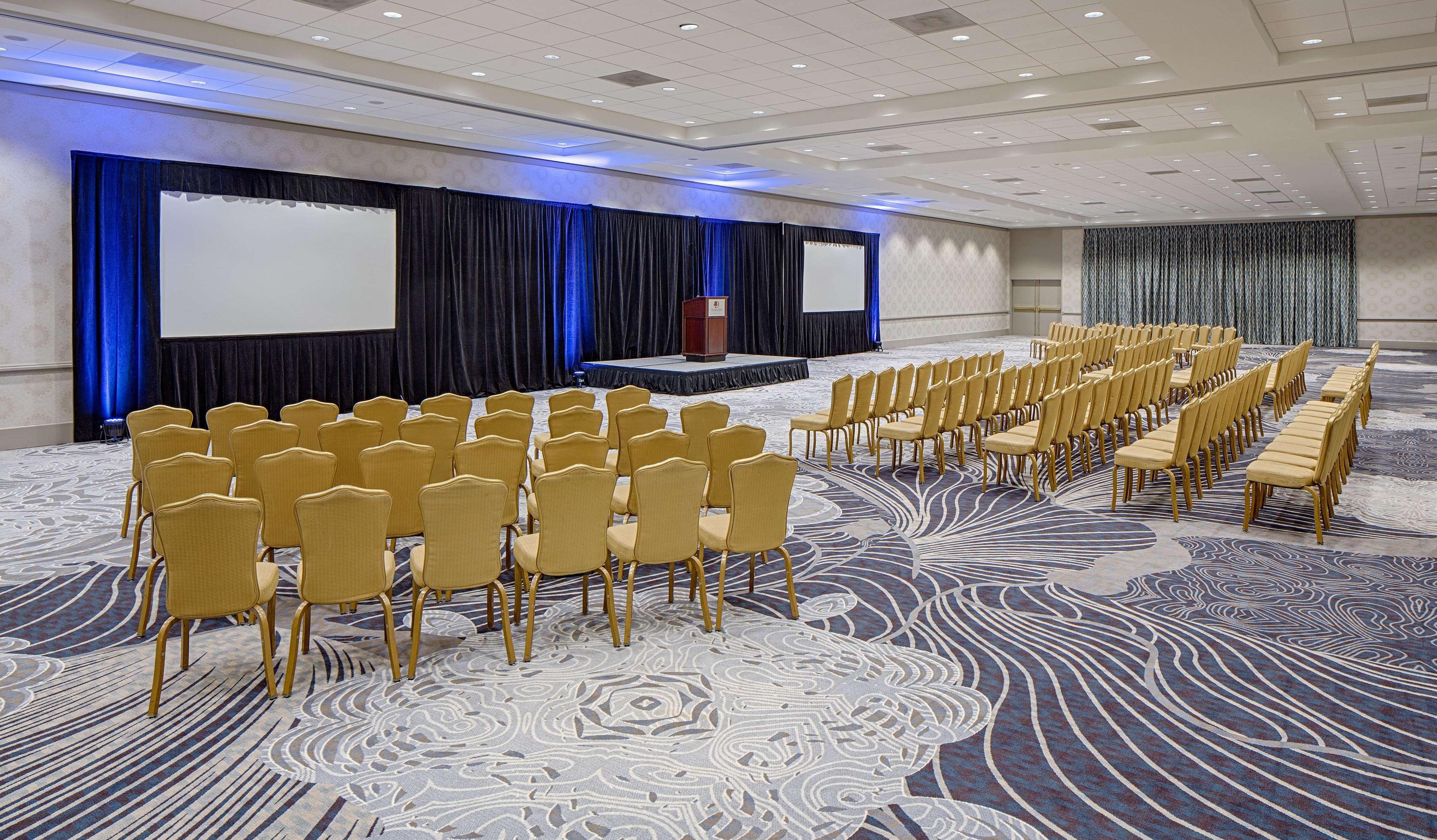 Doubletree By Hilton Hotel Houston Greenway Plaza Екстериор снимка