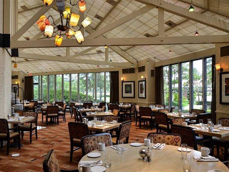 Doubletree By Hilton Hotel Houston Greenway Plaza Екстериор снимка