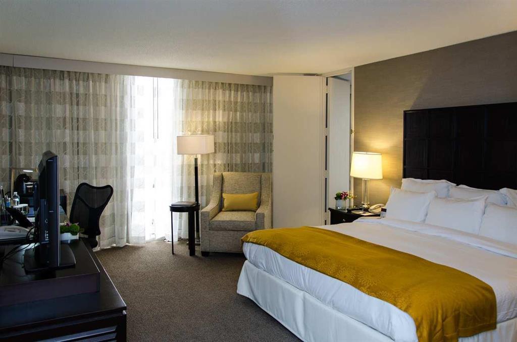 Doubletree By Hilton Hotel Houston Greenway Plaza Екстериор снимка