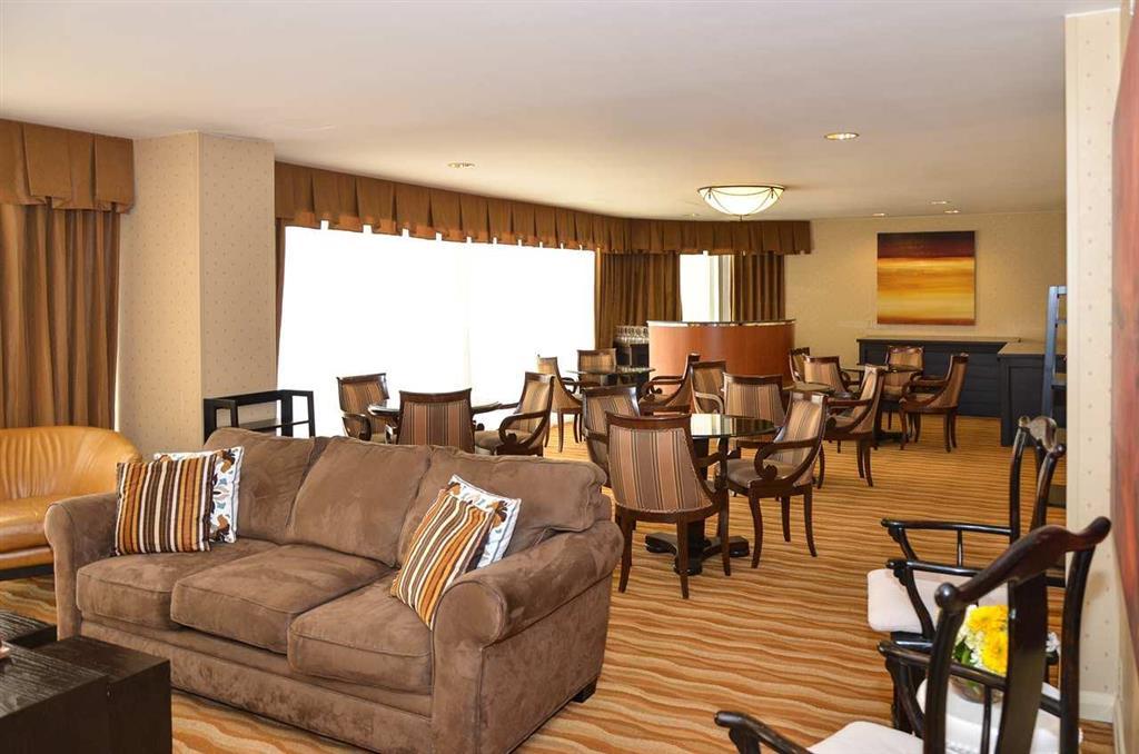 Doubletree By Hilton Hotel Houston Greenway Plaza Екстериор снимка