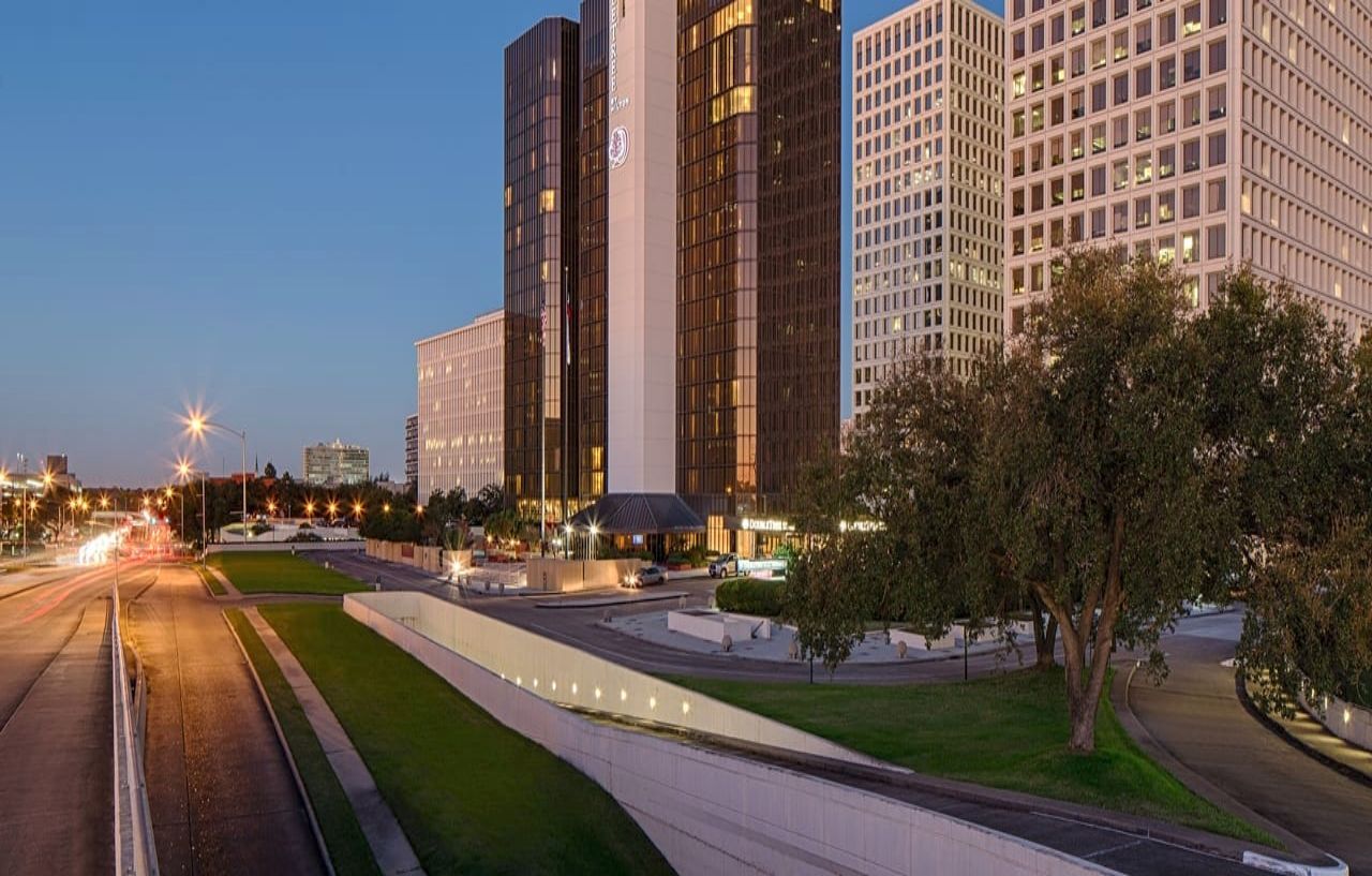 Doubletree By Hilton Hotel Houston Greenway Plaza Екстериор снимка
