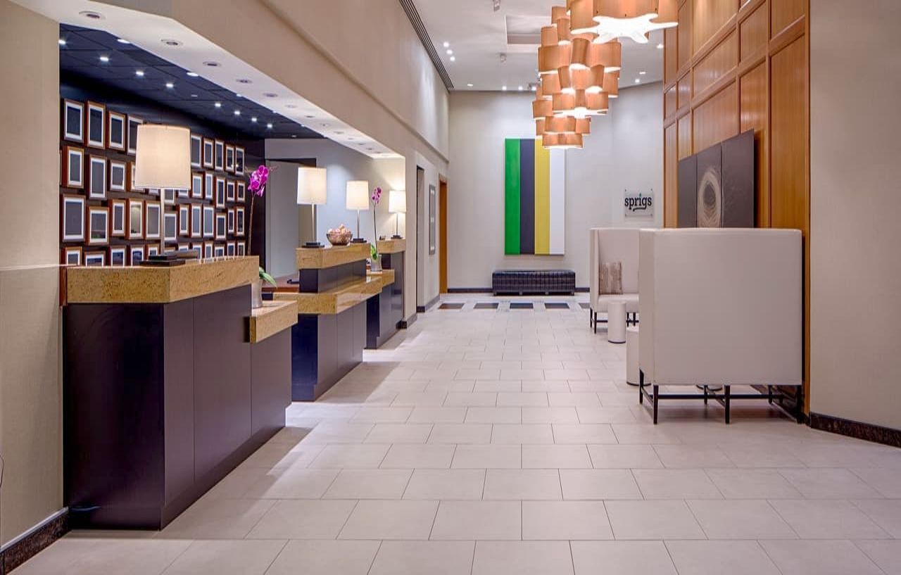Doubletree By Hilton Hotel Houston Greenway Plaza Екстериор снимка